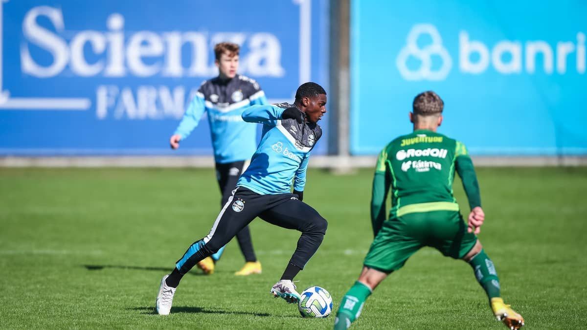 Jovem marca e Grêmio vence jogo-treino diante do Juventude