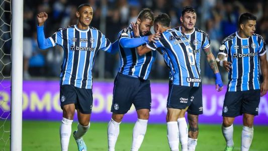 Grêmio venceu o Santos com gol do lateral-direito João Pedro