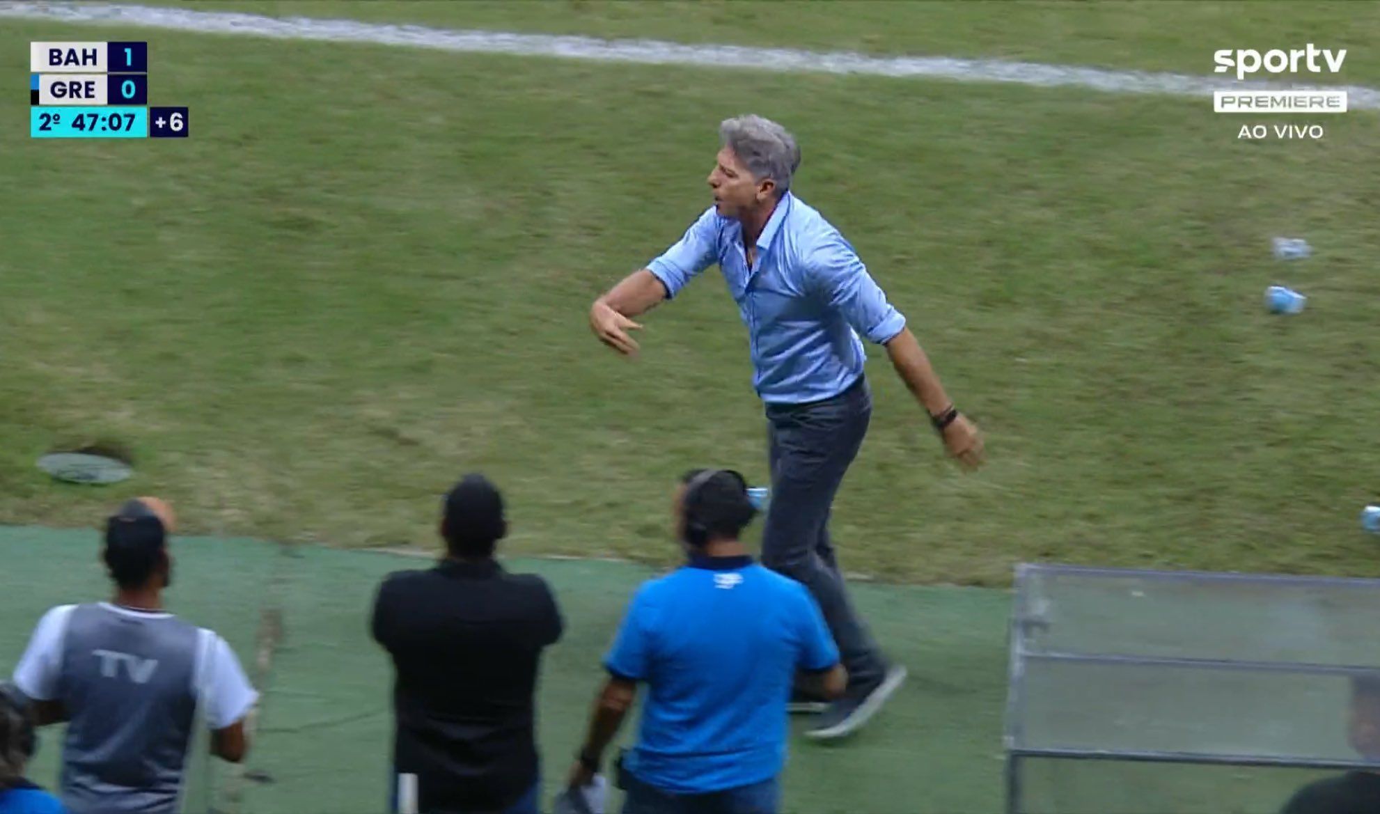 Renato Gaúcho se irrita, deixa jogo antes do fim e leva reservas junto; entenda