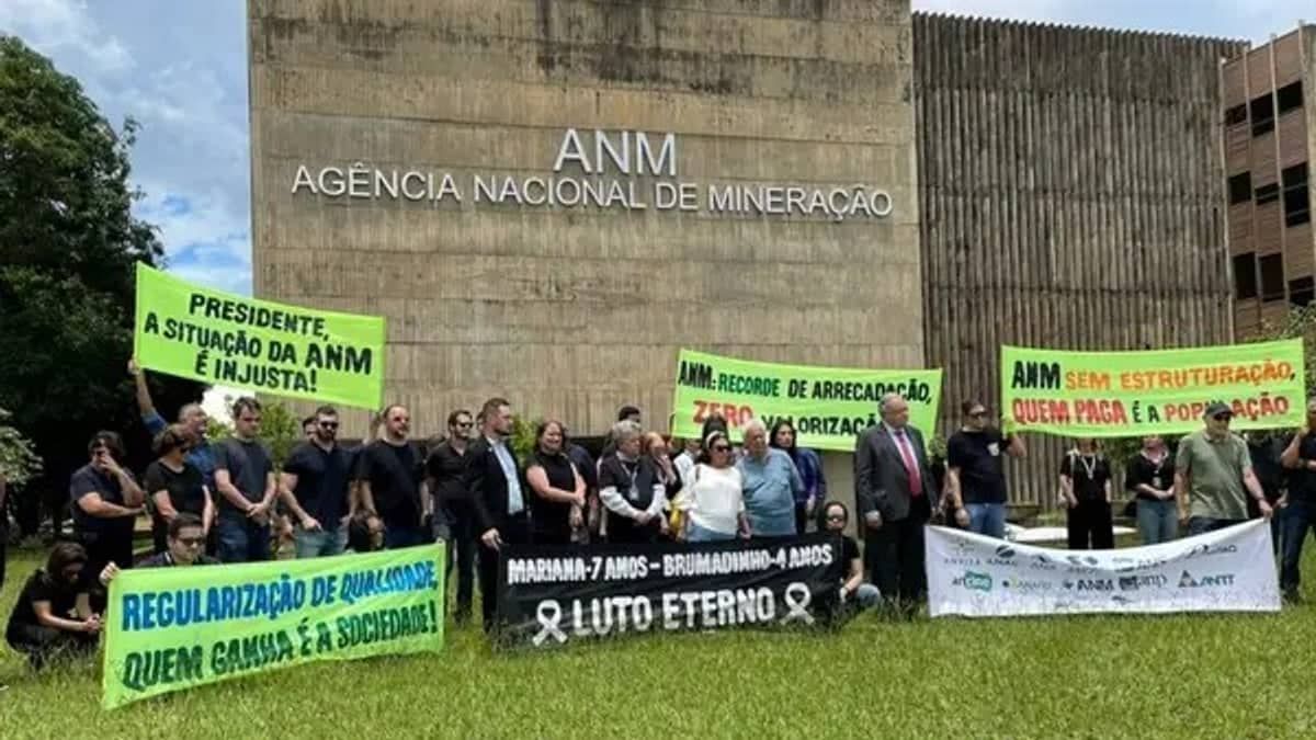Servidores da ANM suspendem greve, mas não descartam novas paralisações