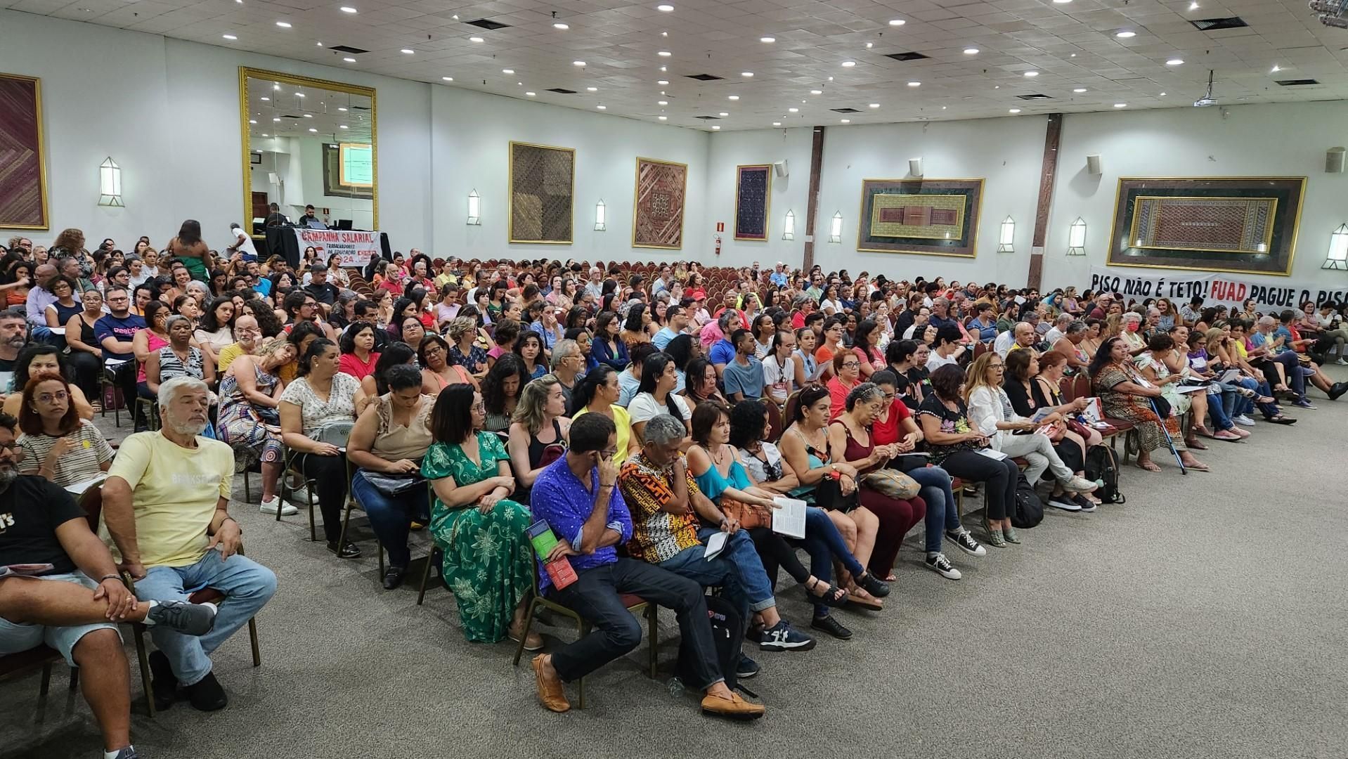 Trabalhadores da educação municipal de BH decidem por greve a partir a próxima quinta (15)