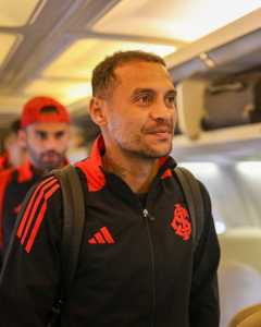 Alan Patrick (foto), destaque do Inter na temporada 2025, embarcou para Florianópolis