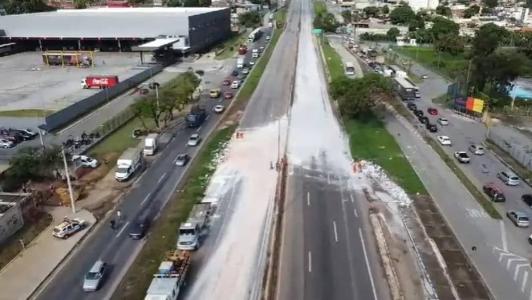 Pistas estão pintadas de branco desde às 21h dessa quinta-feira (2)