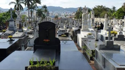 Segundo a lenda, a Loira do Bonfim pedia carona para voltar para casa, que era o próprio cemitério