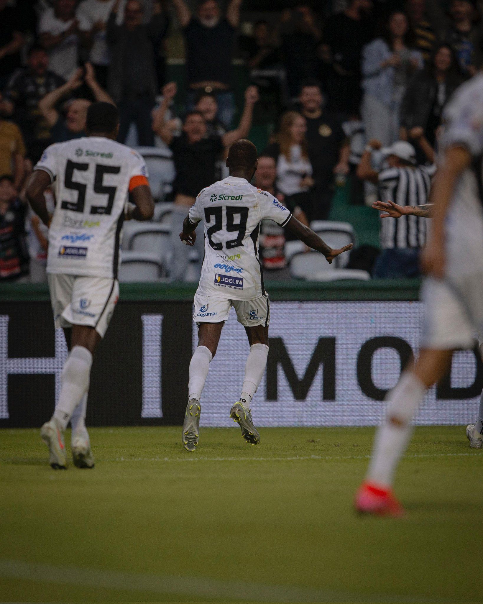 Operário-PR vence Botafogo-SP e cola no G4 da Série B do Brasileiro