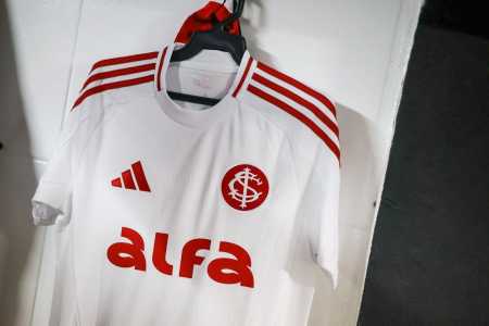 Uniforme do Internacional para a partida contra o Maracanã