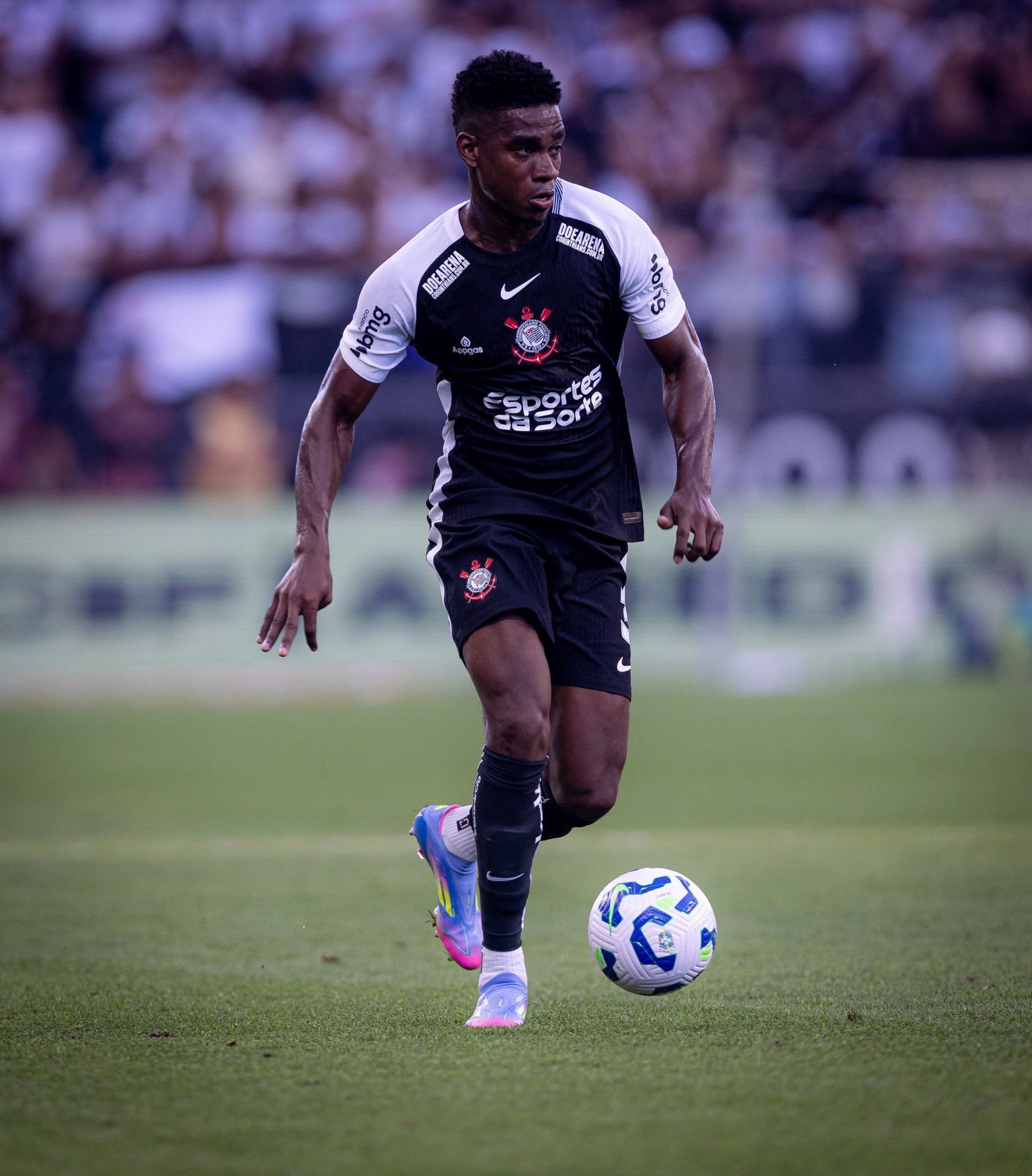 Novo lateral? Félix Torres joga bem contra o Santos e vira alternativa no Corinthians