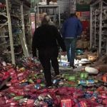 Ciclone no Sul: Moradores recolhem alimentos da lama após único supermercado da cidade ser inundado
