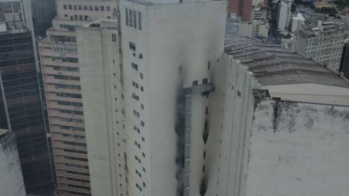 Fumaça e fogo no Othon Palace foram provocados por explosão em gerador de energia, diz imobiliária   