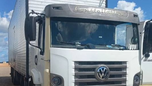Grupo armado rende caminhoneiro e obriga vítima a fazer Pix de R$ 6 mil na BR-251 em Salinas