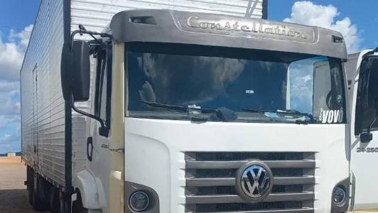 Grupo armado rende caminhoneiro e obriga vítima a fazer Pix de R$ 6 mil na BR-251 em Salinas
