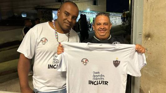 Grupo "Autistas do Galo" foi convidado para acompanhar jogo no Horto