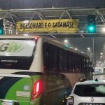 ‘Vou festejar sua prisão’: grupo de esquerda espalha faixas por BH contra visita de Bolsonaro
