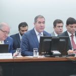 Tributária: imposto do pecado atingirá jogos de azar, apostas e carros elétricos, indica relatório