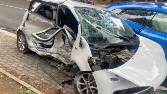 Grupo de youtubers fazia desafio de dirigir o carro de luxo durante 50 horas