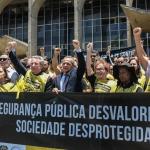 Agentes da Polícia Federal protestam por melhores salários e valorização da carreira