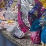 Grupo tenta furtar R$ 3,5 mil em ovos de páscoa e arranja confusão em supermercado do RJ; veja vídeo