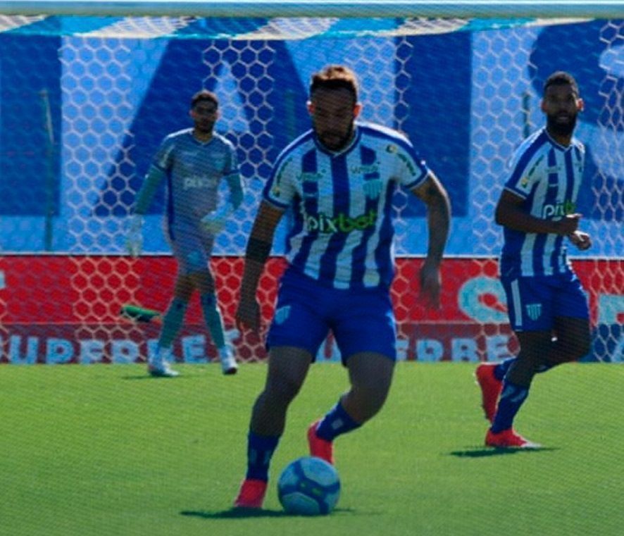 Avaí empata em casa com o Amazonas e assume liderança da Série B