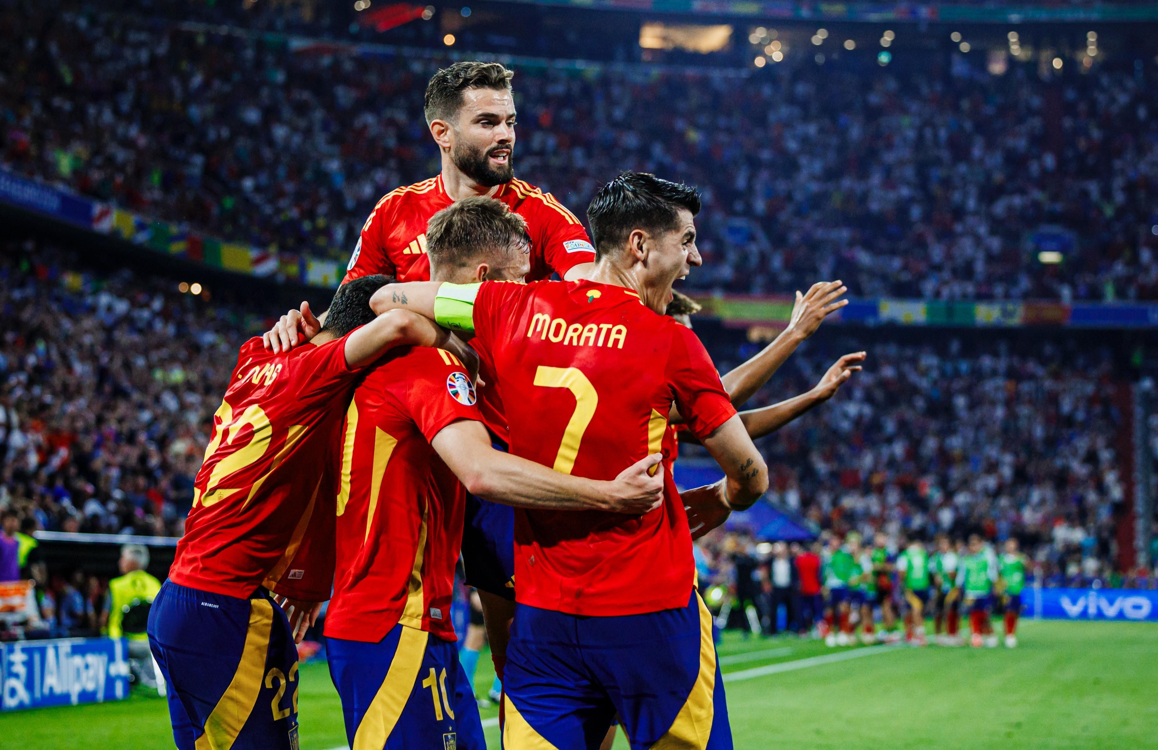 Espanha vence a França de virada e vai à final da Eurocopa
