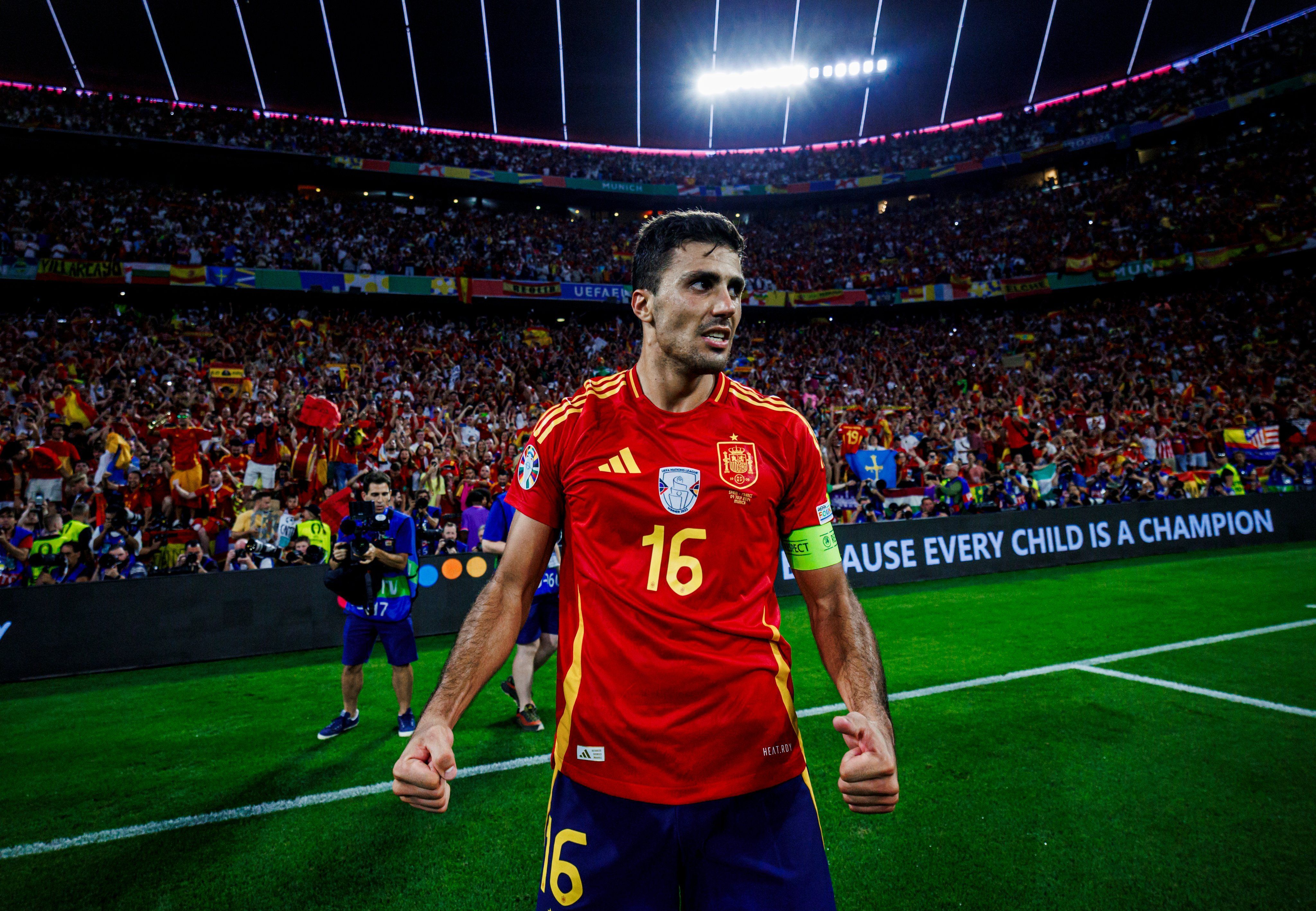 Eleito melhor jogador da Euro, Rodri se posiciona sobre Bola de Ouro; veja