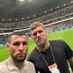 Reforços do Atlético vão à Arena MRV e posam 'sem risadinha'