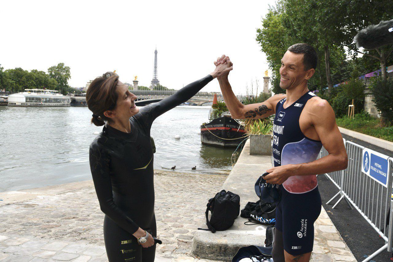 Paris 2024: Ministra dos Esportes nada no Rio Sena antes de Olimpíada
