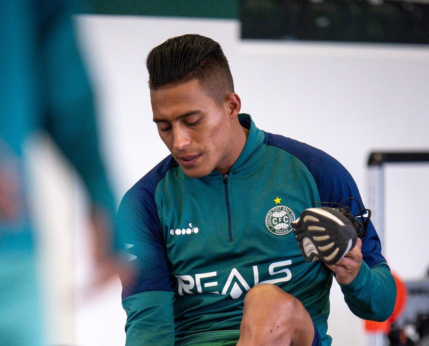 Escalação do Coritiba: autor do gol no Athletiba é dúvida para enfrentar o Volta Redonda