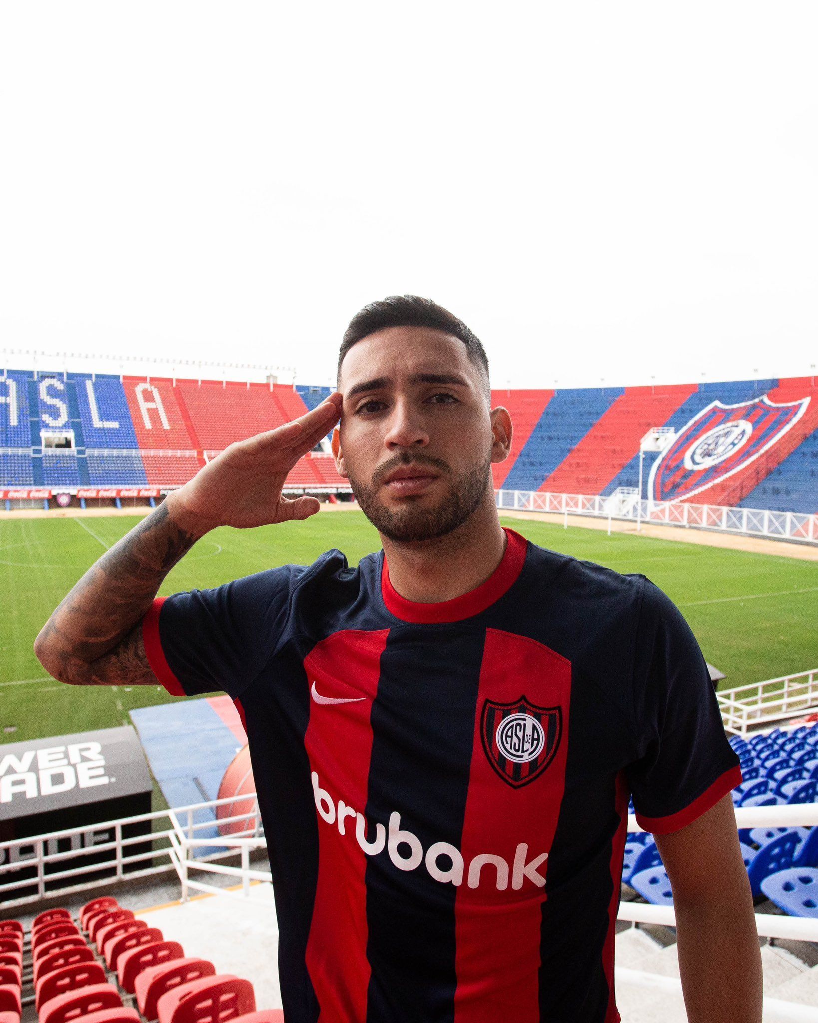 San Lorenzo anuncia contratação de ex-Manchester City antes de jogo com Atlético