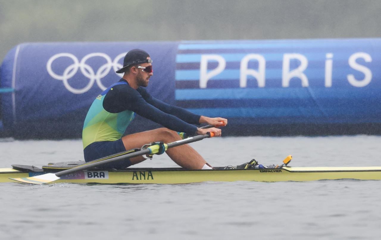 Paris 2024: brasileiro Lucas Verthein se classifica às quartas no Remo Skiff Simples