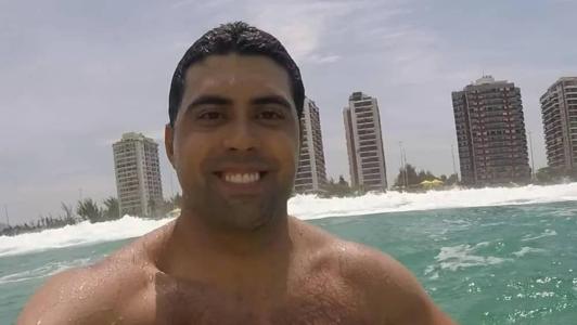 O homem teria se engasgado com um pedaço de carne enquanto jantava