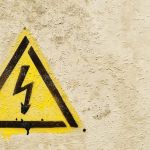 Pelo menos 15 pessoas morreram eletrocutadas em um protesto pela morte de outro homem eletrocutado