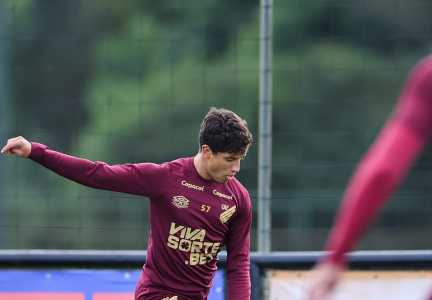 João Cruz pode ser titular do Athletico-PR contra o Remo