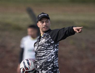 Alex prepara escalação do Operário para enfrentar o Volta Redonda