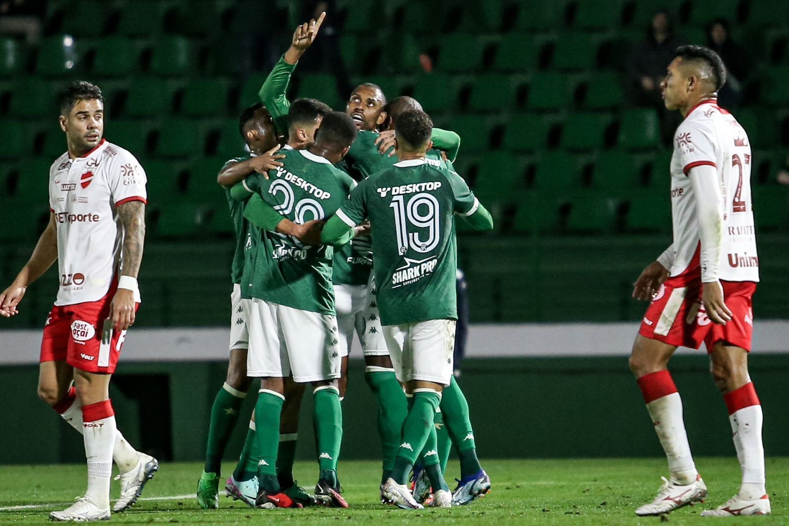Lanterna Guarani vence Vila Nova, e América segue no G4 da Série B
