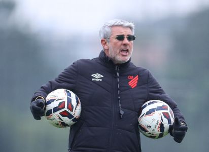 Odair Hellmann prepara equipe do Athletico para o jogo com o Amazonas