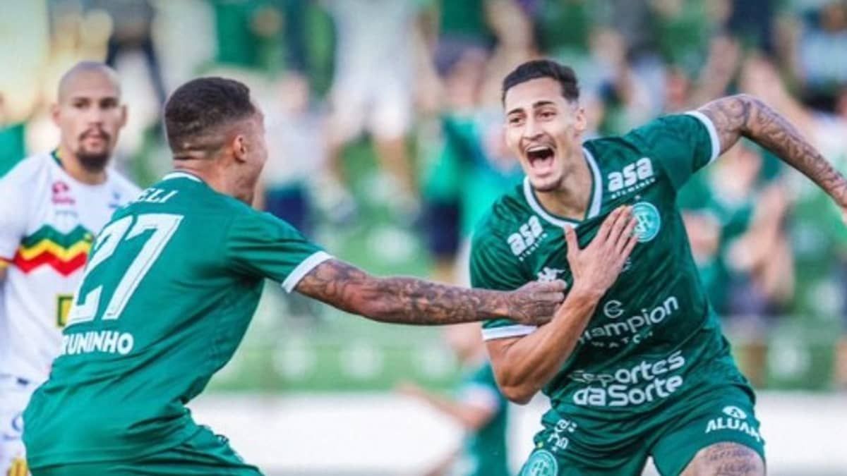 Série B: Guarani mostra força como mandante, bate Sampaio Corrêa e sobe na tabela