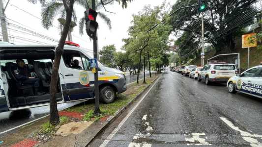 Guarda mantém viatura no local nesta segunda (9)