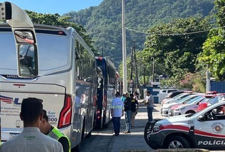 Guarujá Proibição Vans Ano Novo SP