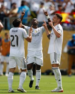 Time do Real Madrid comemorando gol no Mundial de Clubes da Fifa