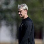 Torcedores do Corinthians se mobilizam com pix para manter Róger Guedes