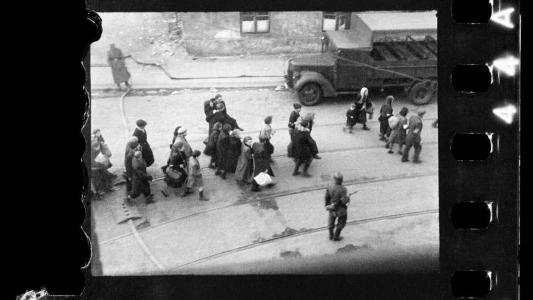 O objetivo dos nazista com os guetos era exterminar seus habitantes pela fome e por doenças, ou deportá-los para o campo de extermínio de Treblinka