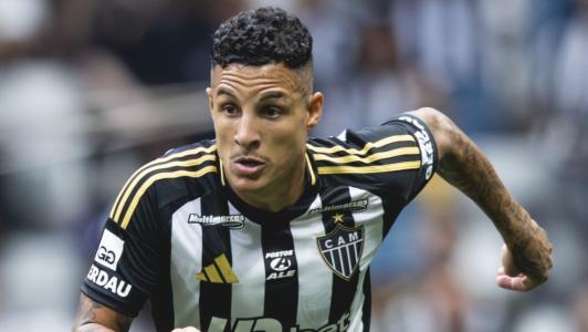 Guilherme Arana em ação pelo Atlético no Brasileirão 2025