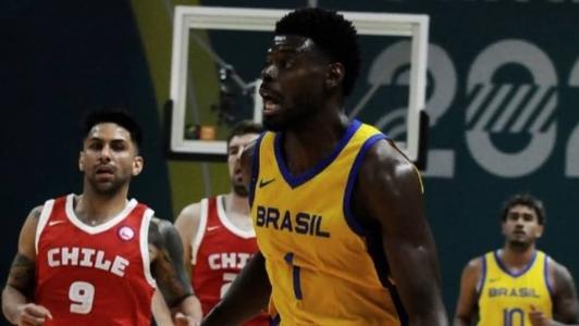 Gui Deodato em ação pela Seleção Brasileira contra o Chile