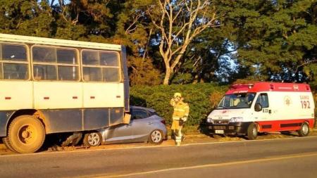 Gui Mendes dirigia um HB20 quando atingiu um ônibus no acostamento da MG-453