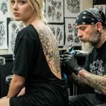 Guia Completo para Manter Sua Tatuagem colorida e saudável