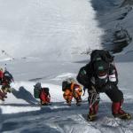 Resgate suspende busca de três alpinistas desaparecidos no Everest
