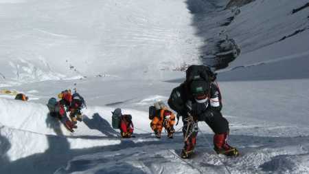 Guias nepaleses respondem por cerca de um terço das mortes no Everest