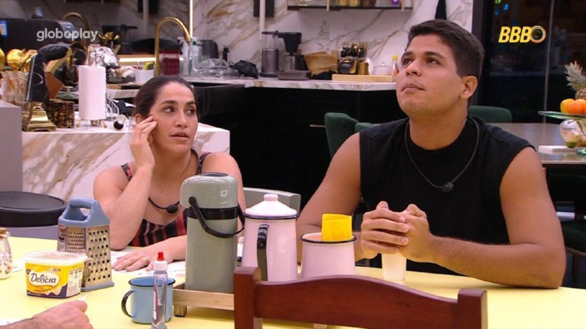 Sem saber da Casa de Vidro, Guilherme e Vitória cogitam dinâmica no BBB 25