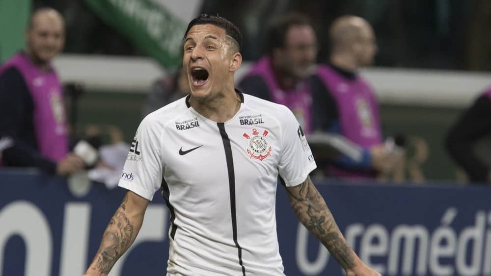 Arana se declara ao Corinthians após reencontro com a torcida