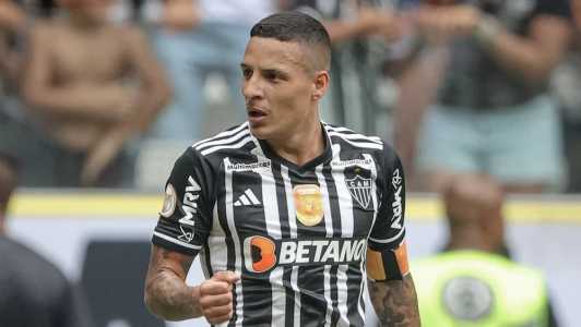 Guilherme Arana durante partida entre Atlético e Flamengo